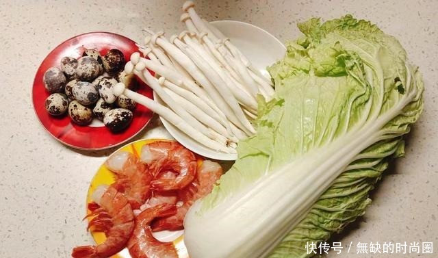 虾仁海鲜菇烧白菜汤，鲜香好喝，多加一种食材，做好后味美更营养