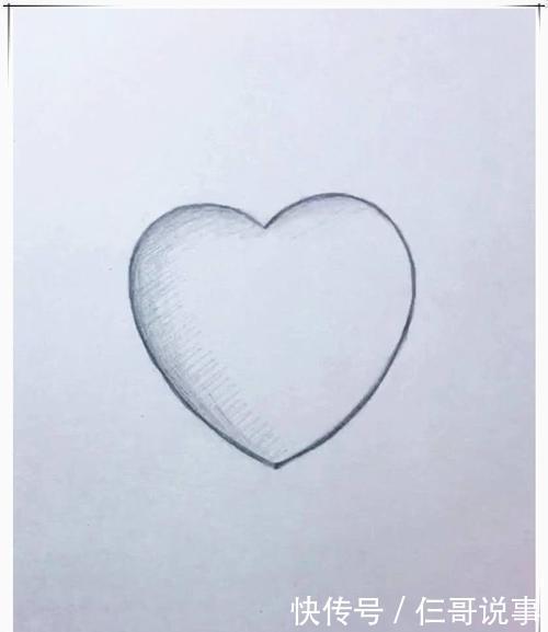美术生|美术生教学画爱心,小学生吐槽“幼稚”,点上高光太好看了吧