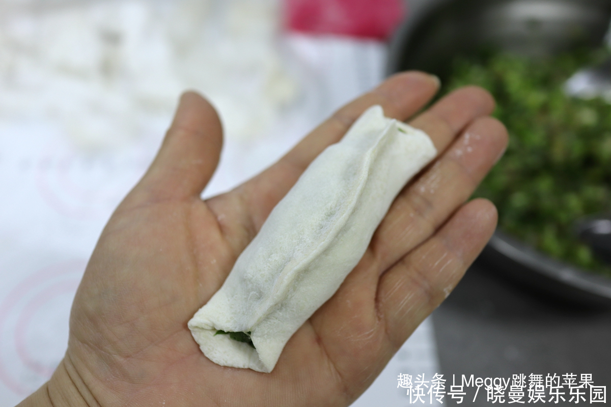 锅贴|老北京最爱的面食,底儿焦脆,馅香嫩,孩子都能做,越漏馅越爱吃