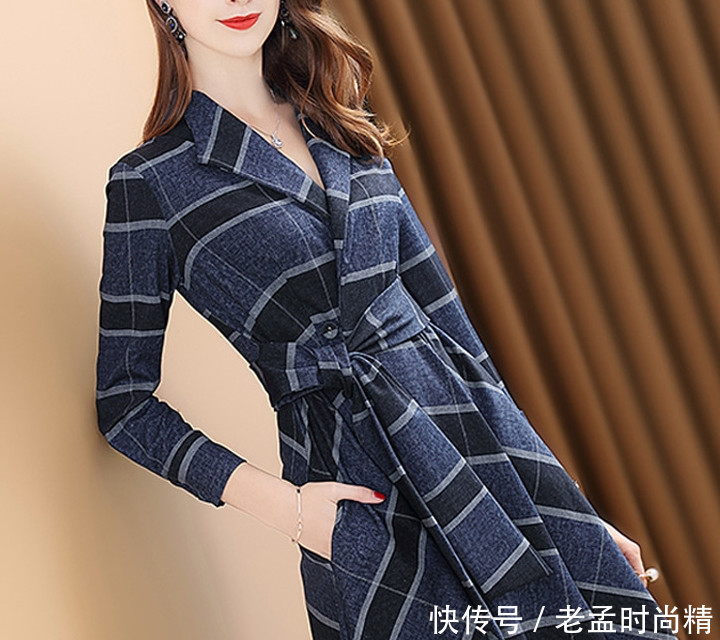 不得不说: 这秋衫的确漂亮, 适合各种身材女人, 气质高雅减龄