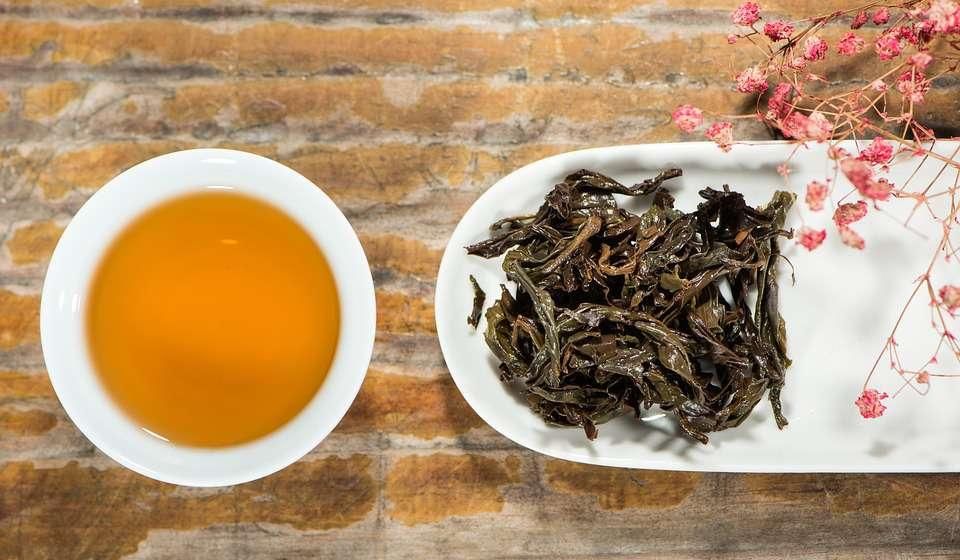 喝茶养生，绿茶和红茶到底哪个更好，看看营养大师怎么选择