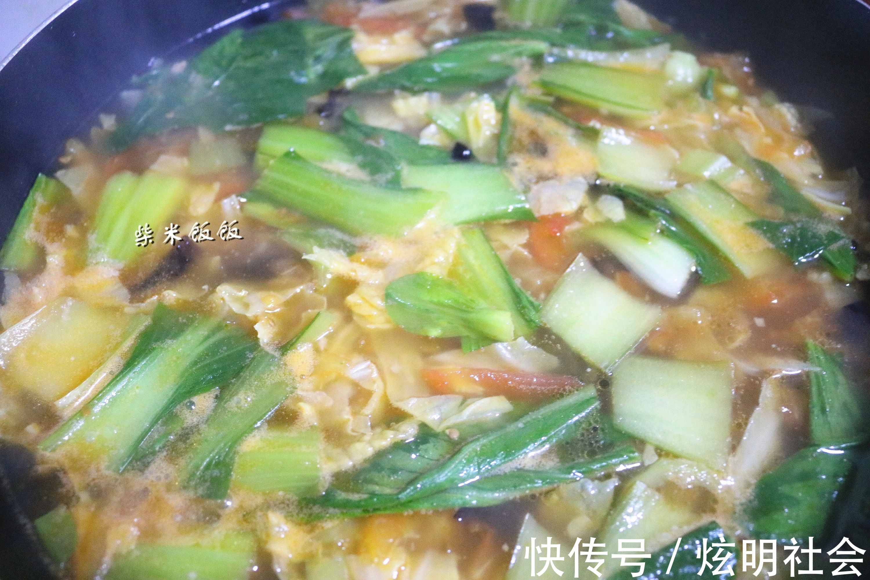 青菜|娘俩吃饭，从不叫外卖，晒晒午餐搭配，简单方便营养好吃