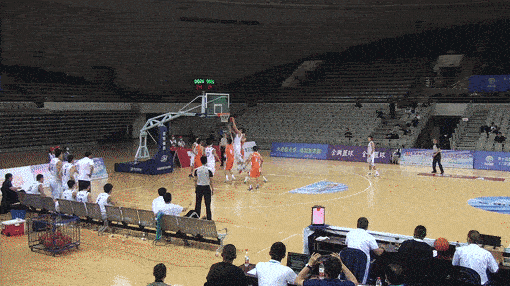 李虎翼|李洪庆留人成功!辽宁男篮小巴斯确定归队,拒绝多支球队的橄榄枝