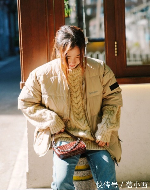 短靴|别被“羽绒服”骗了,这样穿搭不仅显瘦还时髦,比大衣还高级!