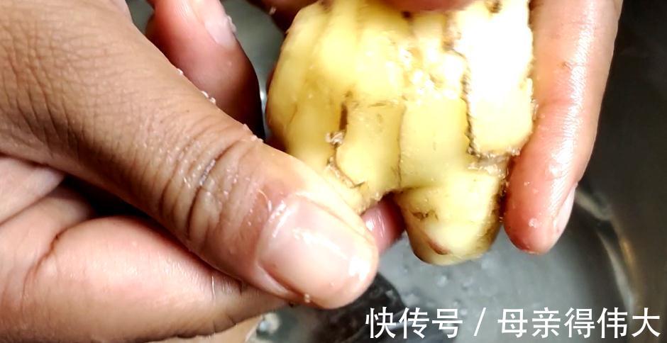 鸡蛋和生姜才是绝配,学会这种吃法,坚持一周肚子小了,手脚温热