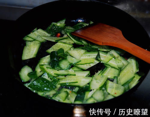 大葱|鸡蛋和它一起炒,头发乌黑,口臭没了,睡眠也好了,不懂就亏了!