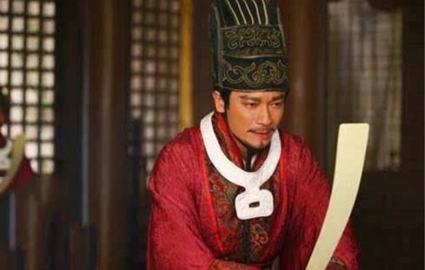 自称|他被迫成为皇帝，从不自称朕，在位仅33天，所有人都骂他是叛国贼