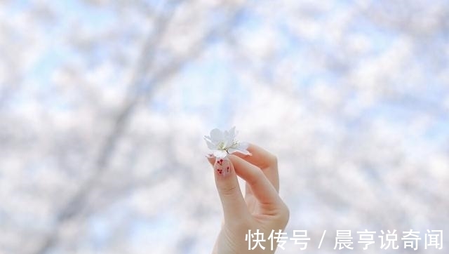 人间@人间凄美:怀念某年的一场雪事(诗歌十四行)