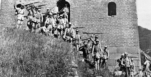 神剧|抗战为何打的如此艰难？神剧太假，看一下士兵的子弹带就知道了！