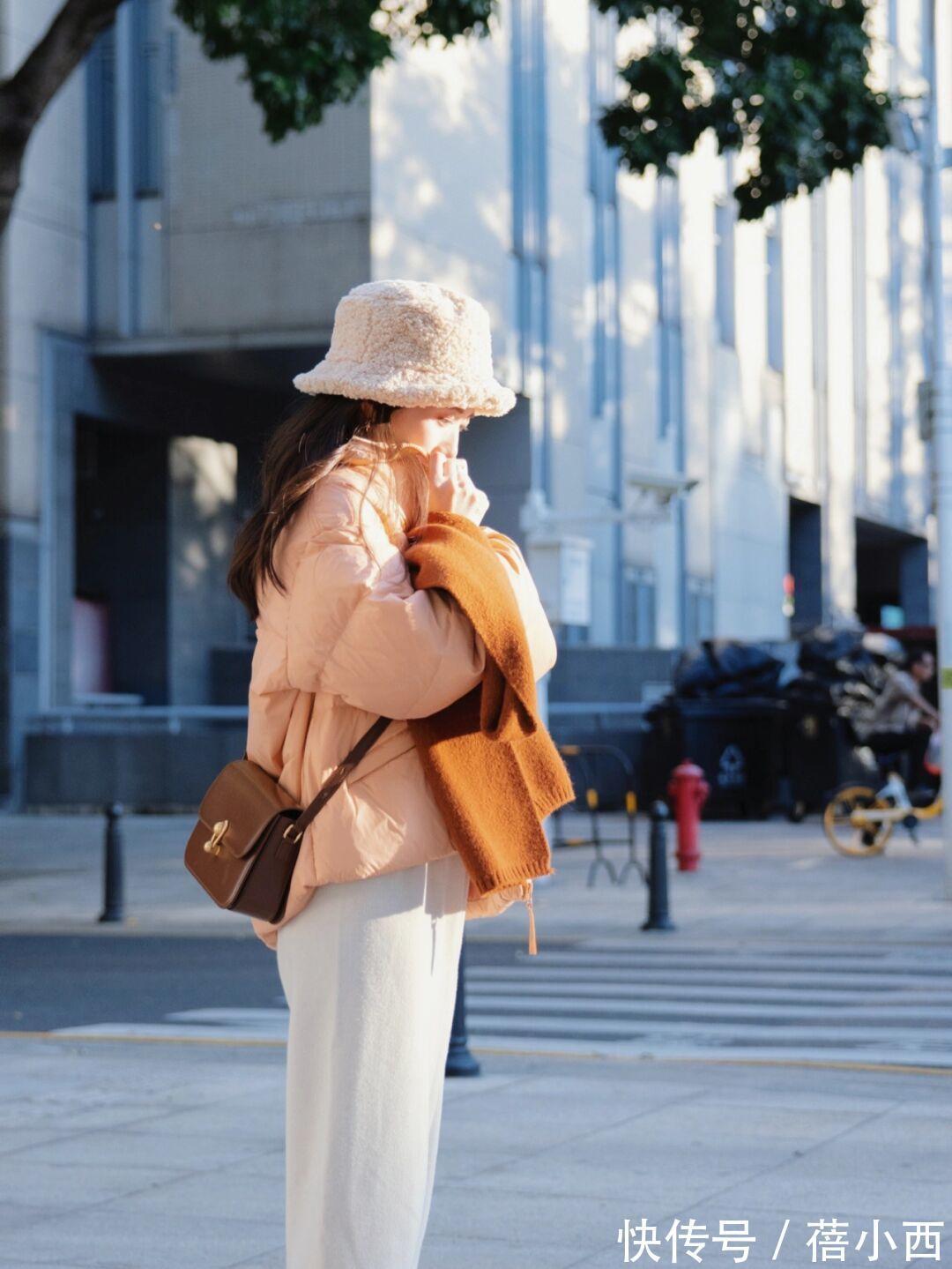 洋气|女人无论年纪多大,穿“羽绒服”都能时髦洋气,跟博主照穿就行