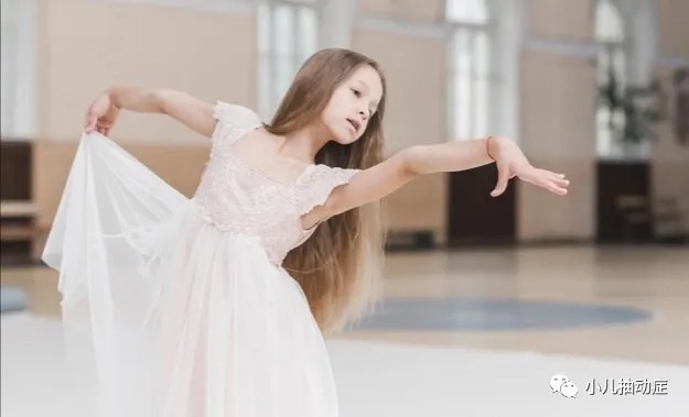 常见问题|为什么小孩得抽动症越来越多?多发性抽动症!