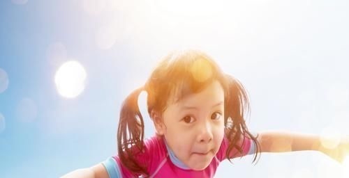 鞋子|为啥很多孩子“人小脚大”,是猛涨的发育信号吗?结果和想象不同