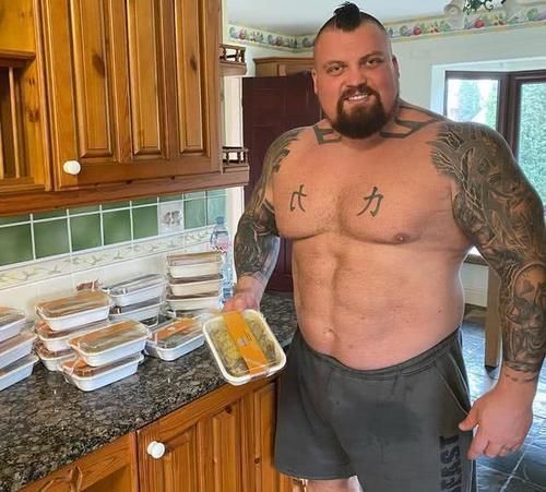 强壮|世界上最强壮的男人，梦想成为施瓦辛格，却练成了胖子