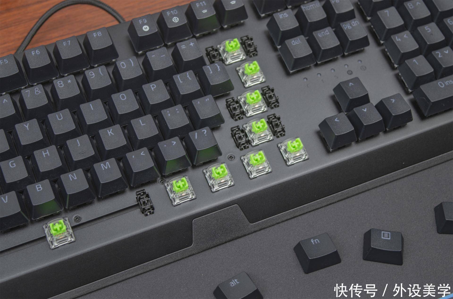 雷蛇|以灯之名,传奇再续:雷蛇黑寡妇 V3 绿轴版开箱