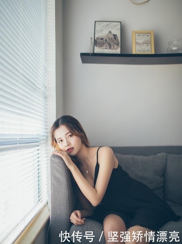 美女写真:性感吊带裙美女,丰满韵味,魅力难挡