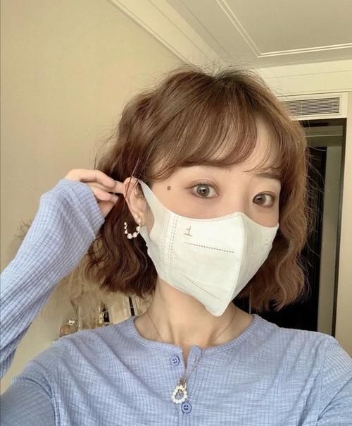 羊毛卷已经过时了，今春流行“法式烫”，自然蓬松又洋气