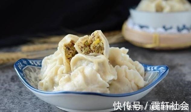 调白菜馅，千万别剁碎直接拌馅！多做1步，紧实不出水，鲜嫩多汁