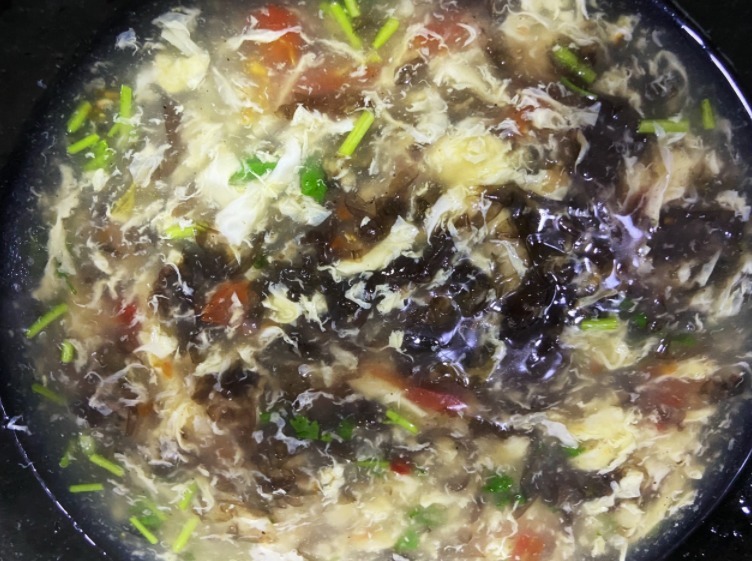 做蛋花汤，蛋液下锅前先做一步，蛋花均匀细腻，香浓又粘稠，好喝