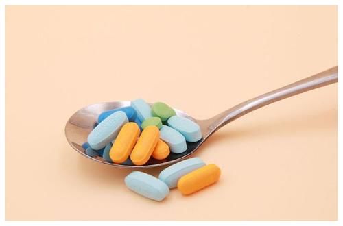 肾脏疾病|尿毒症是怎么引起的？这3种行为越早改越好，可能一个比一个伤肾