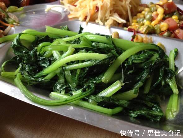青菜|炒青菜易出水不入味,别急着炒,原来焯青菜的水也有讲究