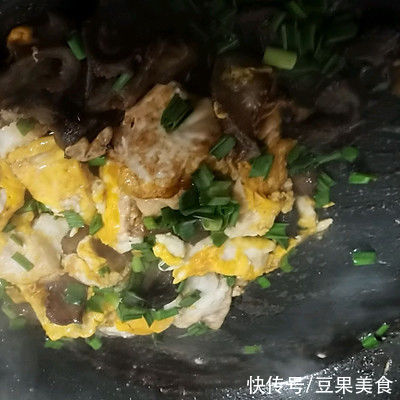 青蒜叶|小白也能做的快手菜——海参炒鸡蛋