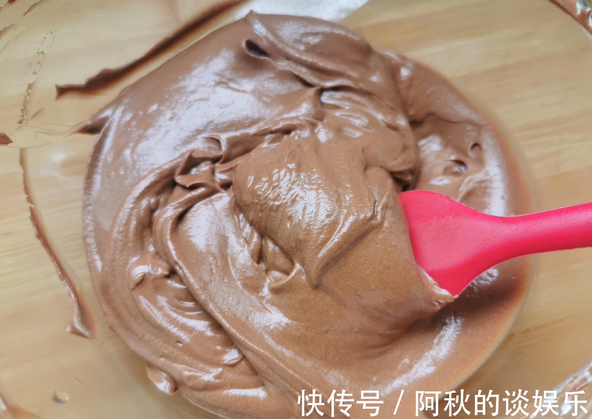 面包|私房爆款!超人气巧克力脆脆面包,香味浓郁,自己做真材实料