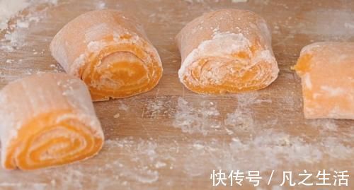 今天要教给大家一个红薯不一样的新做法,红薯糕的做法,好吃还不会上火