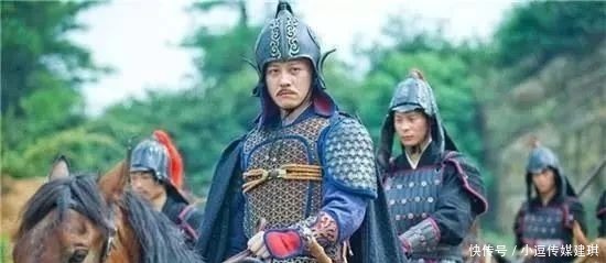 养家|13岁投奔姑父，卖茶叶帮姑父养家，20年后，姑父把皇位传给他