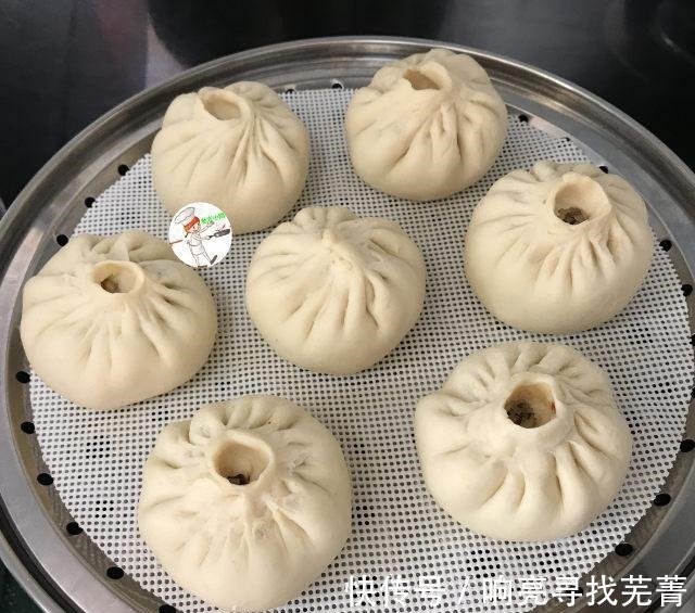 香辣白菜粉丝包子！