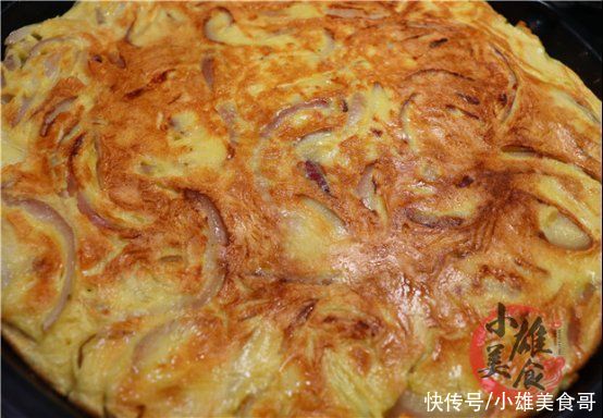 洋葱加入3个鸡蛋，教你营养新吃法，简单快捷，天天吃也不腻?