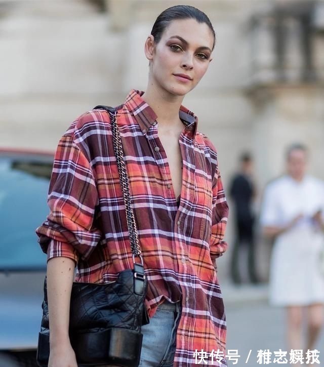 穿法 女人不要再“衬衫”塞裤子了,今夏流行这样穿,时髦显瘦又高级