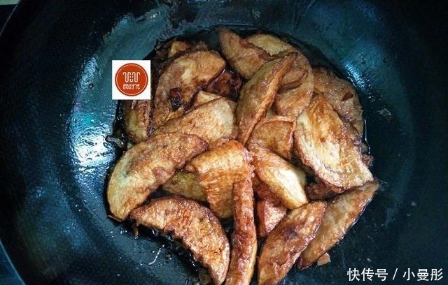 在家做茄子,我教你一招,不仅不吸油,味道比红烧肉还香!