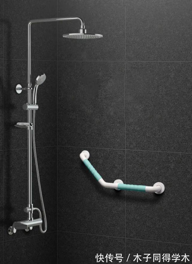 淋浴房|真闹心！卫生间这1㎡没装好，洗澡都洗不痛快