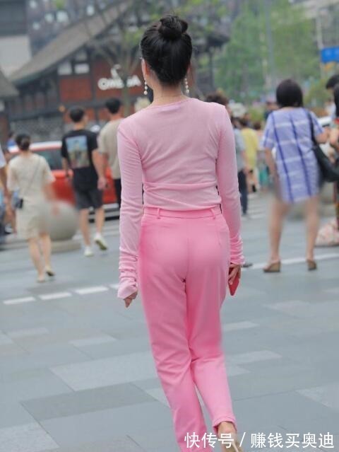 雅致 减龄雅致的裤装穿搭，粉色系搭配气质女生都喜欢！