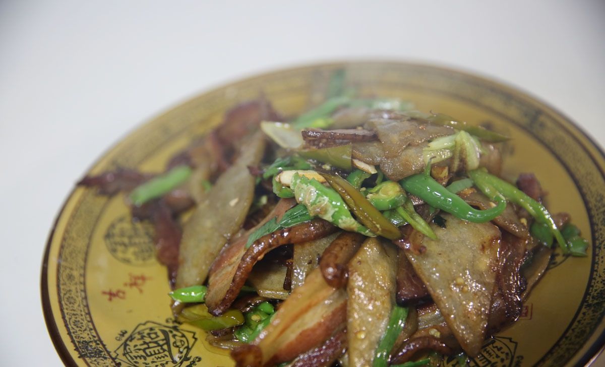 挑剔|85后美女厨娘,选食材很挑剔,小镇上的人都爱吃她做的家常菜