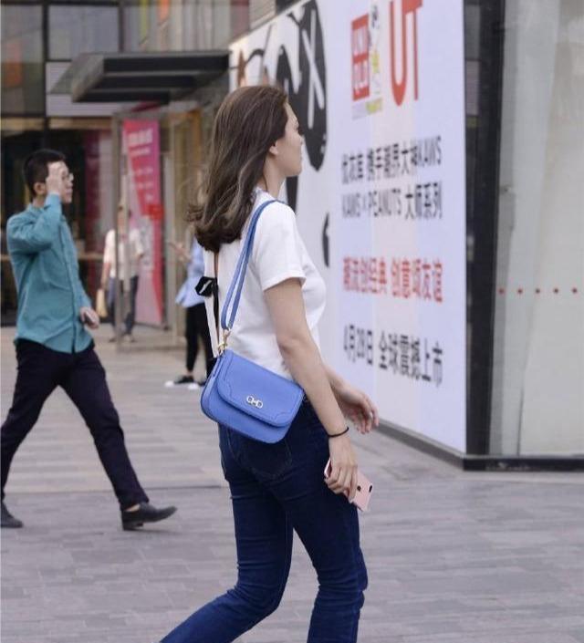 层次感|亲民风格的打底裤，增加造型层次感，简约休闲