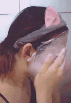 |搞笑GIF图:我们家祖传下来的座驾,这速度感觉不比你们的车差