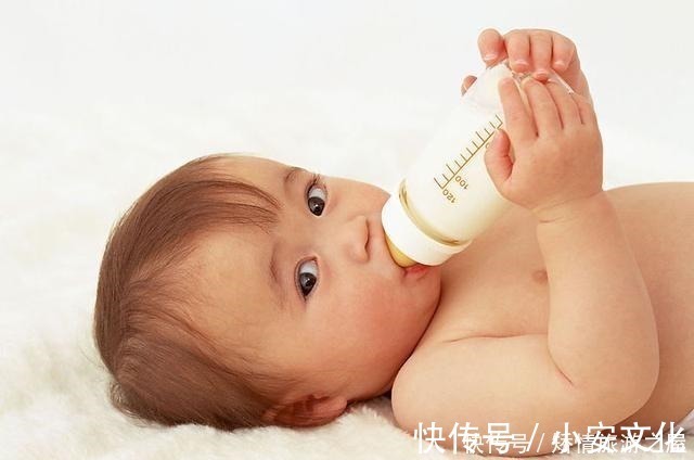 发育|七坐八爬，但为什么20年的宝宝们却越来越早发育