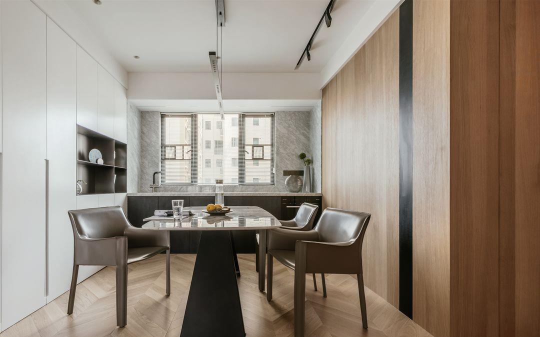 灰色|200平的简约风复式,用黑白的素雅和实木的温润,塑造最真实的家