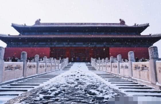 地板|皇帝的“办公室”养心殿,为何常年阴冷潮湿?专家打开地板找到答案