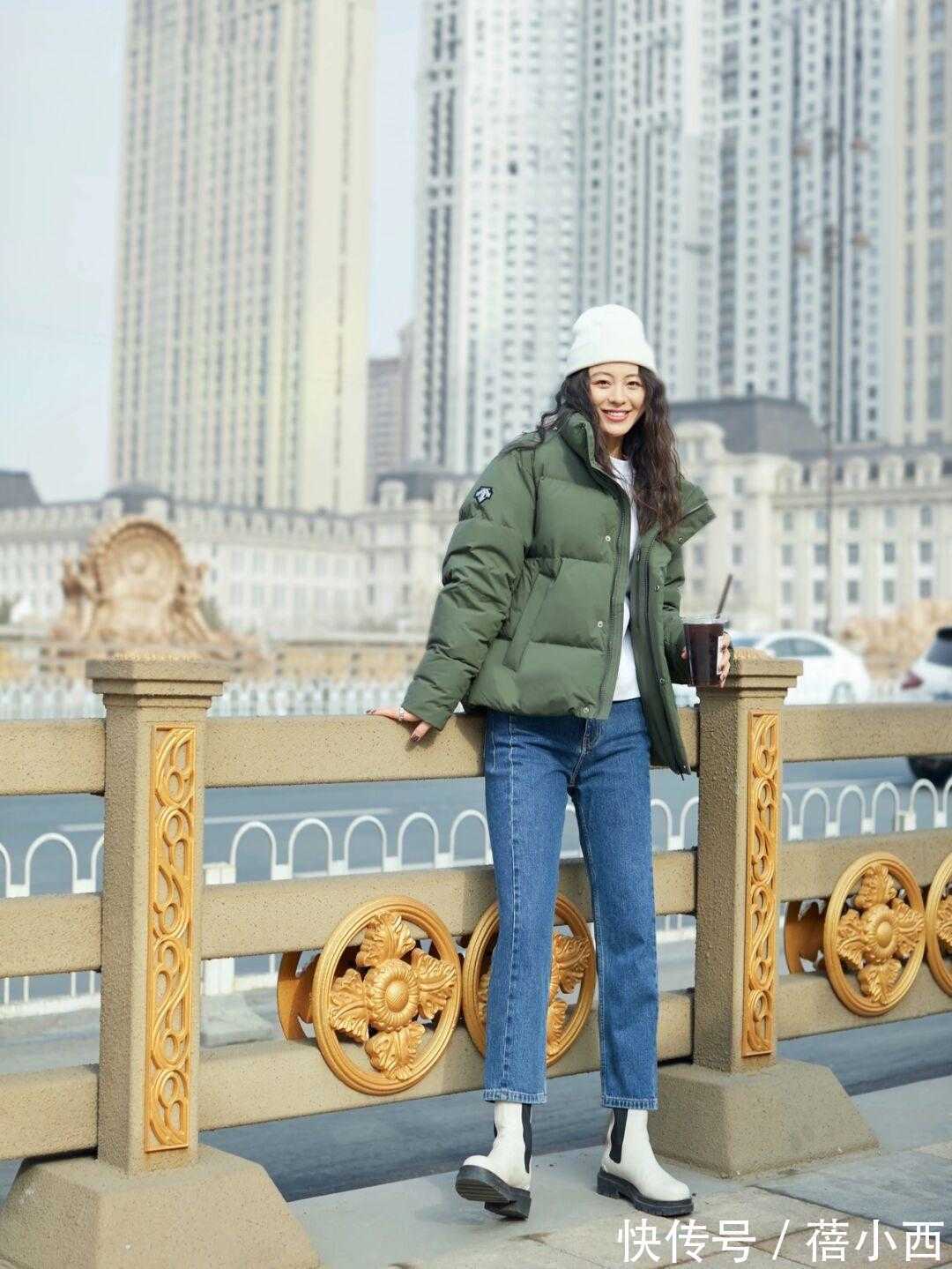 小白鞋|想穿羽绒服的女生看过来,分享4组极简风穿搭look,让你告别臃肿