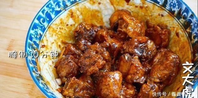 吃了30年排骨，这个做法最香了，不用炒不用煮，上桌骨头都啃了