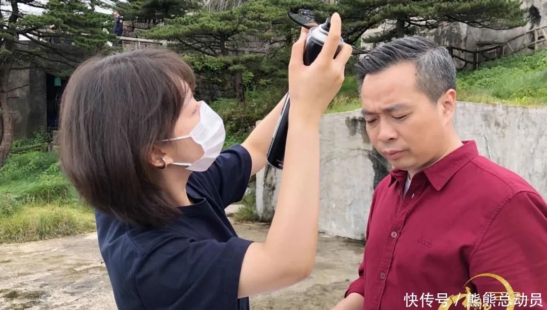 杨雨 带你一起看幕后,《中国诗词大会》点评嘉宾的化妆幕后团队