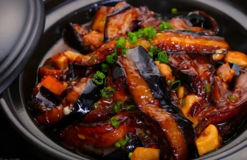 打工人都爱吃的红烧茄子，比吃肉还香，味道鲜嫩开胃