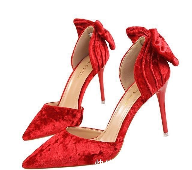 女神 时尚个性的细跟单鞋,时髦有型,尽显满满的女神范!