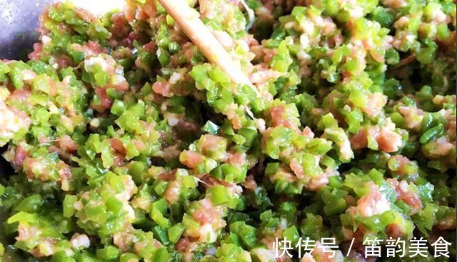 包饺子|三伏天包饺子，韭菜芹菜靠边站，它1元1斤，鲜香多汁，全家都爱吃