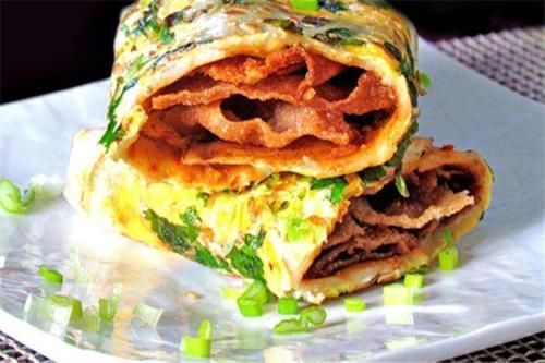 煎饼果子是怎么做才好吃?隔壁小孩都馋哭了。