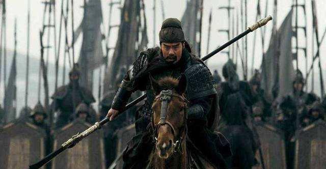 堪称|上联:鸟在笼中,恨关羽不能张飞,下联堪称经典,比上联还要精彩