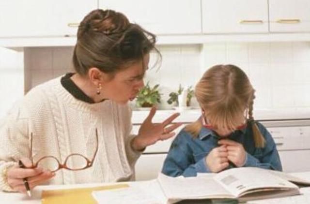 苏明玉|“新型家暴”正在蔓延,家长正在对孩子“施暴”,自己却浑然不知