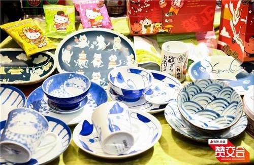 现场|有赞第六届“赞交会”引数百家自媒体现场选品 设 20 个公益展位温暖初冬